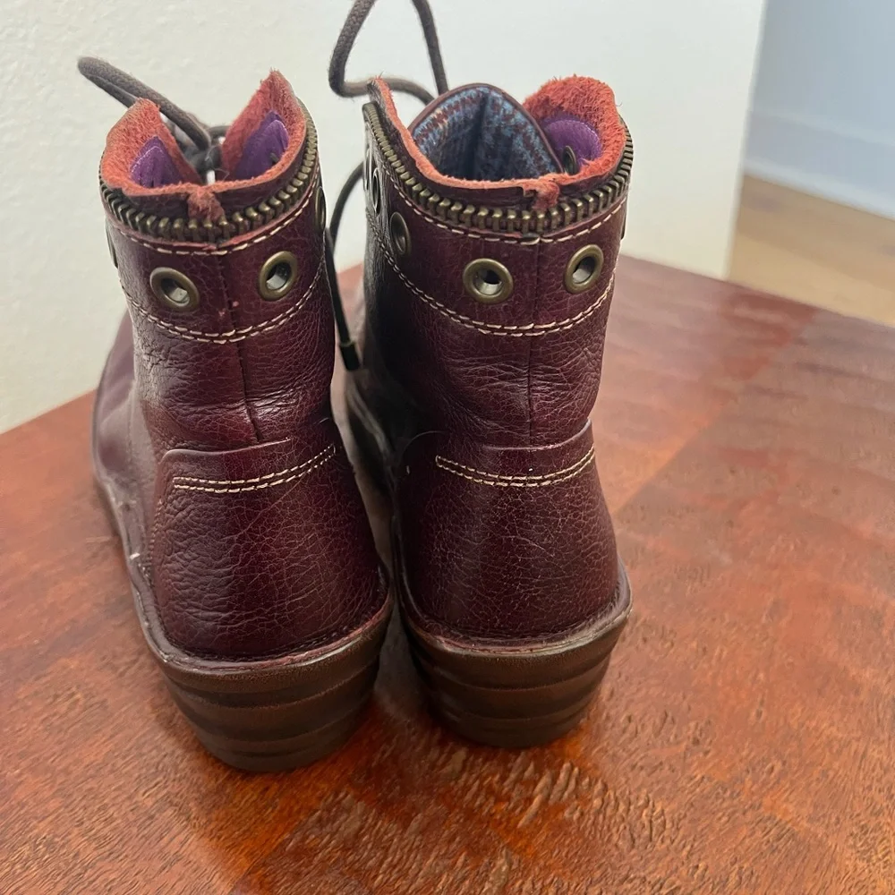 Bionica Burgundy Slip Resistant Lace-Up Rangely Leather Cottagecore Boots Size 7